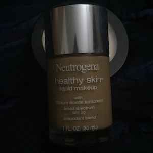 Neutropenia healthy skin (honey)  foundation